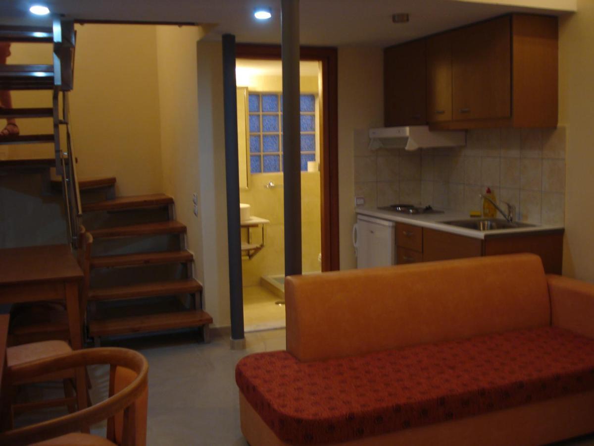 Ionio Star Hotel Koutsourás エクステリア 写真