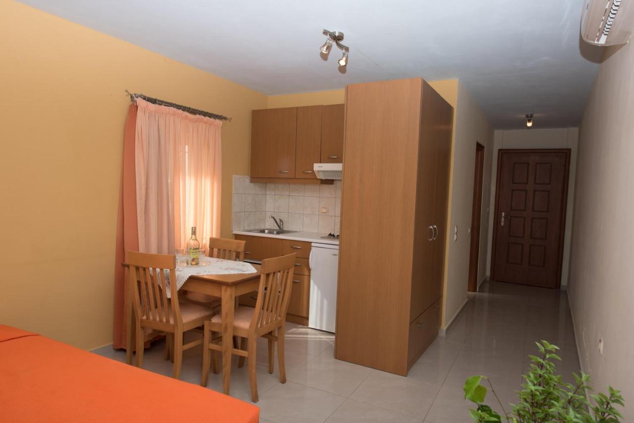 Ionio Star Hotel Koutsourás エクステリア 写真